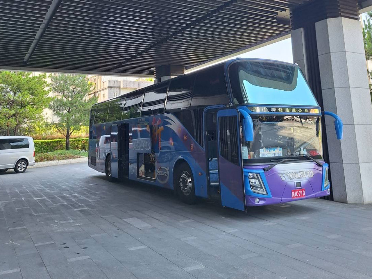 43人座四排大巴